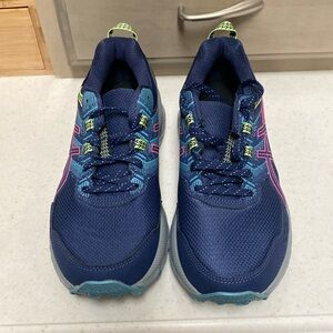 GEL-VENTURE 9 NWB size 7.5